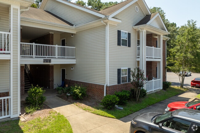 Building Entrance - The Pines at Willowbrook