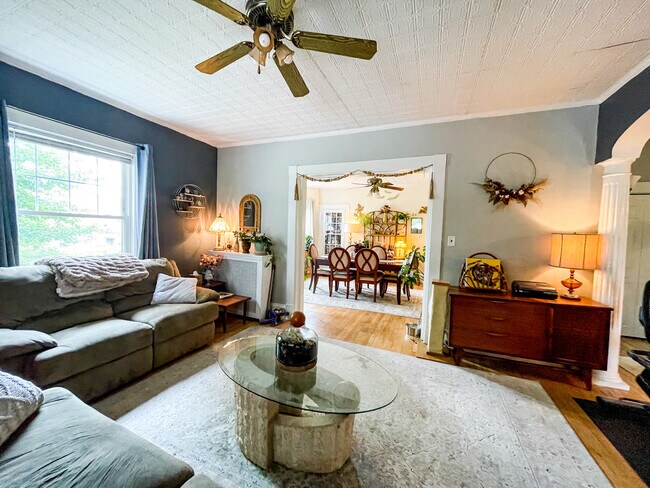 Sala de estar - 415 Highland St
