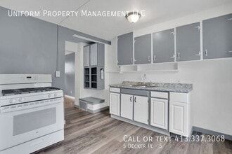 Building Photo - 5 Decker Pl