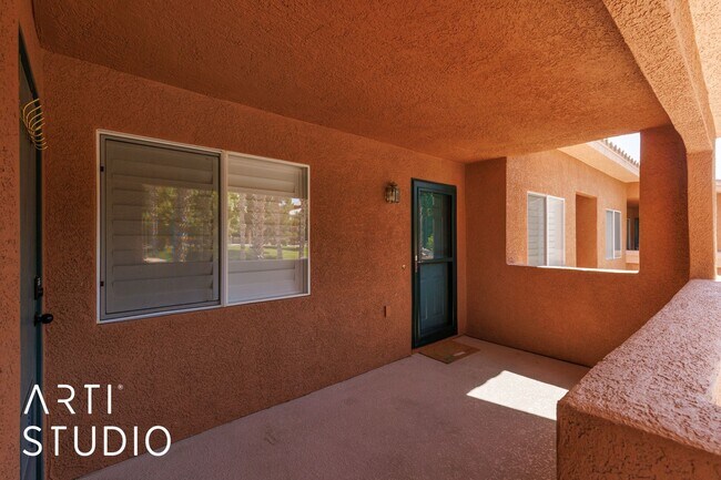 Foto del edificio - Beautiful 2-bedroom 2-bathroom condo by th...