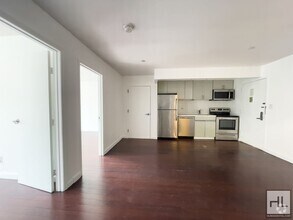 Building Photo - STANHOPE STREET / Spacious 2-Bed 1-Bath / ...
