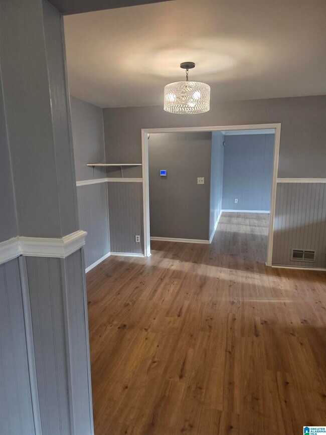 Foto del edificio - 529 Camellia Rd