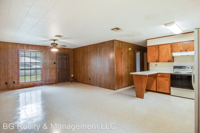 Foto del edificio - 3 br, 1 bath House - 110 Rich Angel Drive