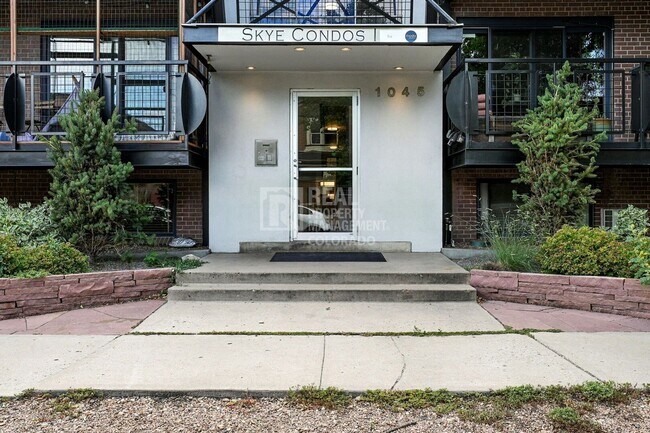 Foto del edificio - 1045 N Clarkson St