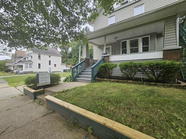 Building Photo - 1013 Celina Ave