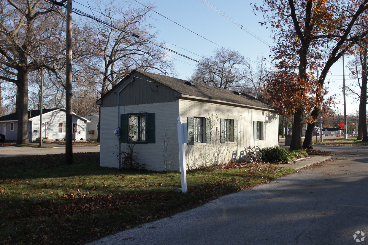 Building Photo - Bel Air Estates