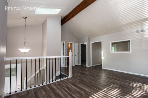 Building Photo - 8533 Goddard-