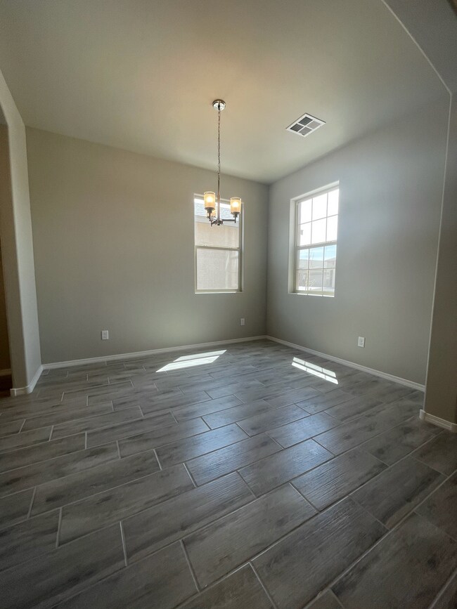 Building Photo - 4336 Golden Eagle Loop NE