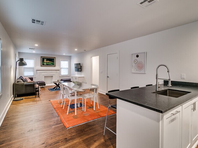 Foto del edificio - 1706 NW 18th St