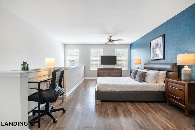Foto del edificio - 2801 Biltmore Park Dr