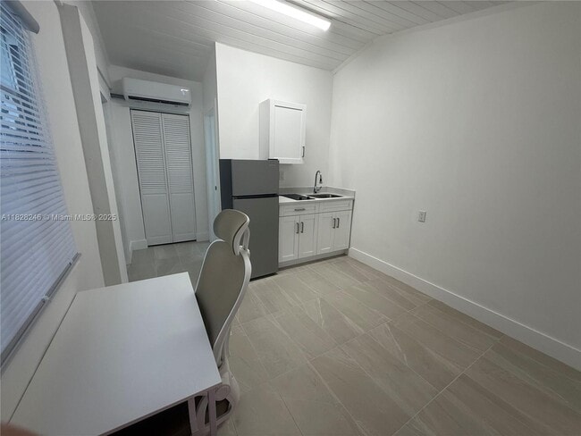 Foto del edificio - 6765 SW 34th St