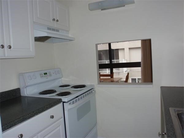 Building Photo - 45 Trowbridge St