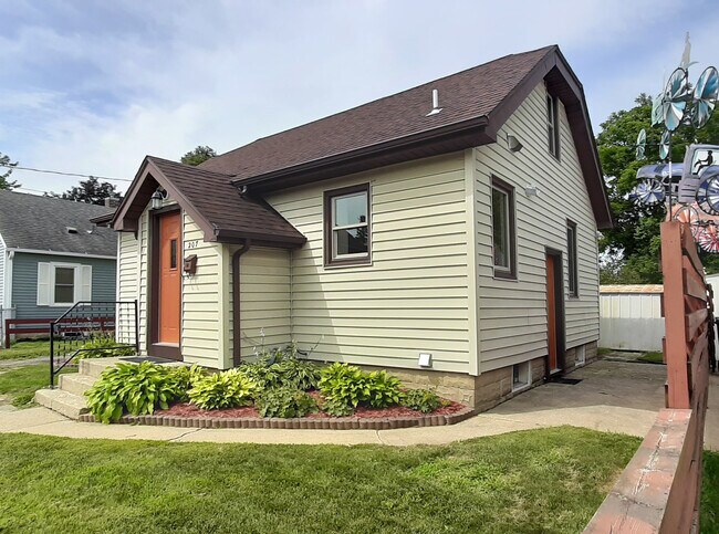 Foto del edificio - 207 14th Ave. NE