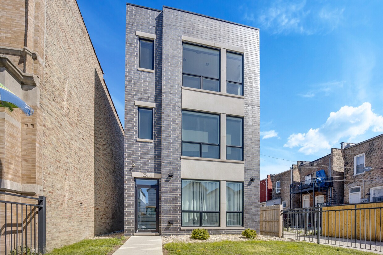 Primary Photo - 2510 W Lexington St