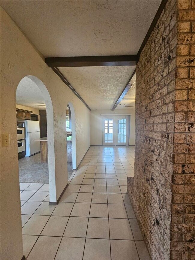 Building Photo - 104 SW 74th St