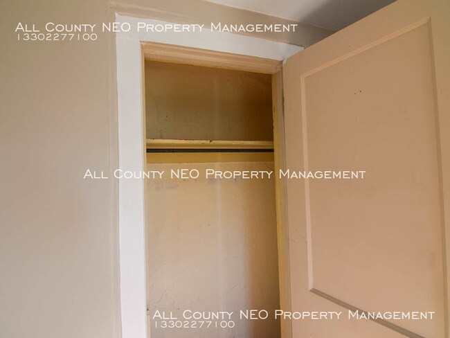 Foto del edificio - Updated duplex near the University of Akron!