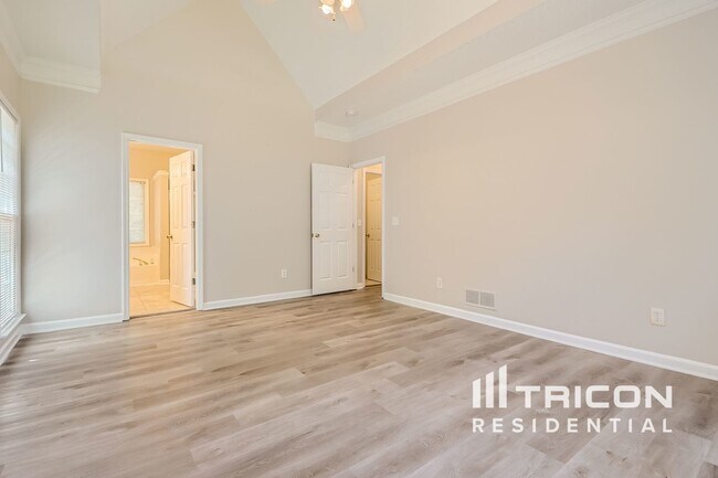 Foto del edificio - 115 Redspire Ln