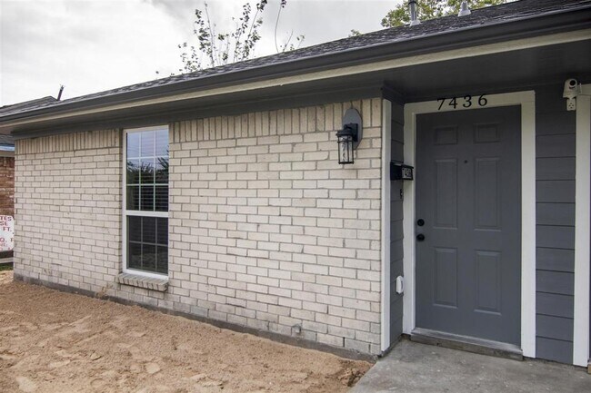 Building Photo - 7436 Aljean Ln