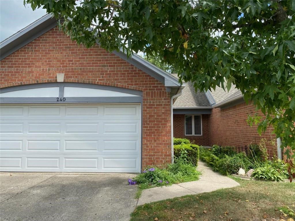 Primary Photo - 240 Golf Ct