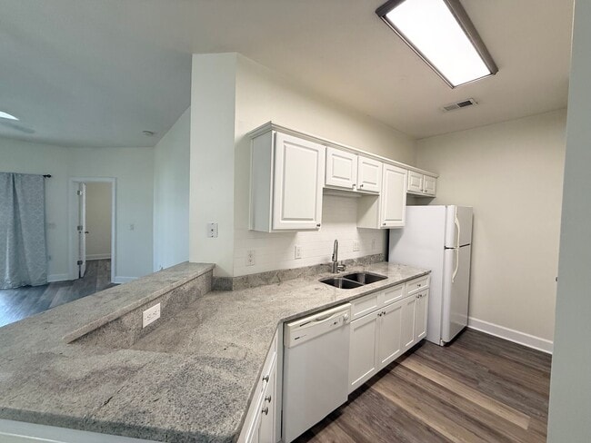 Building Photo - 5011 Harvest Dr