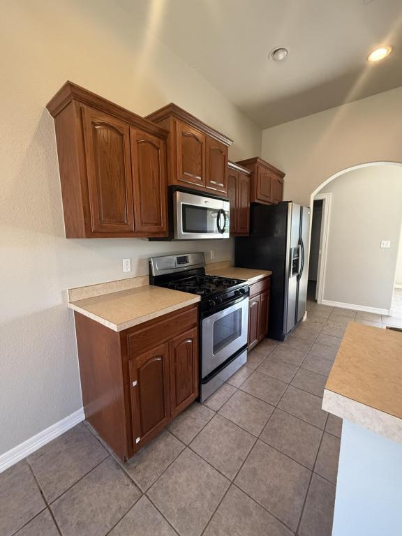 Building Photo - 2404 Pheasant Dr