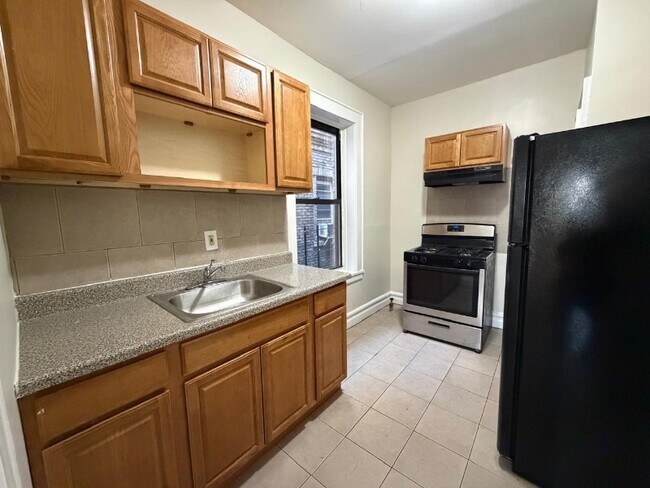 Foto del edificio - 210 Roseville Ave