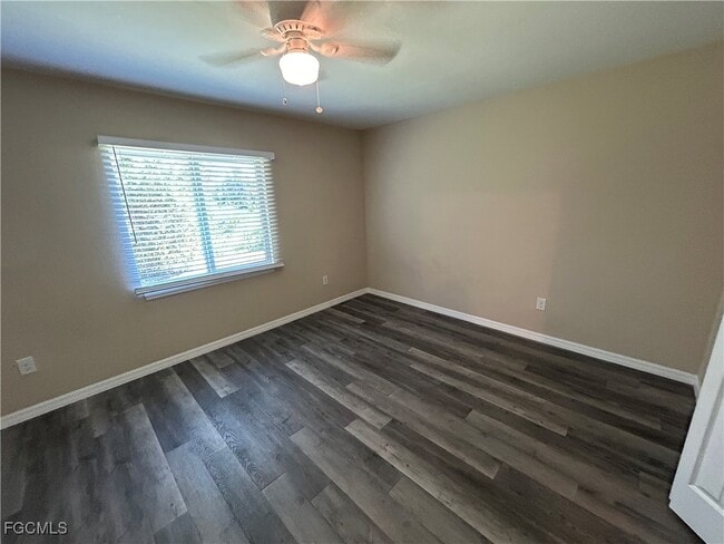 Foto del edificio - 13308 Blytheville Ave