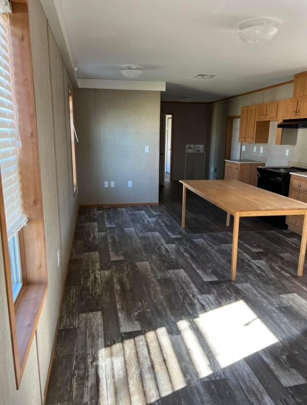 Foto del edificio - 5859 Tom Hebert Rd