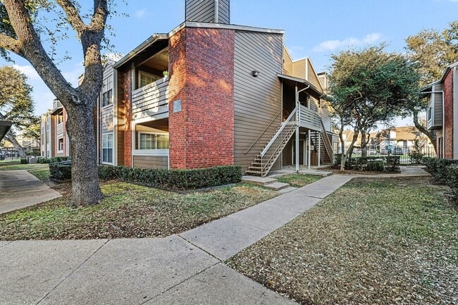 Photo - 3615 W Northgate Drive Unit 223K Apartment