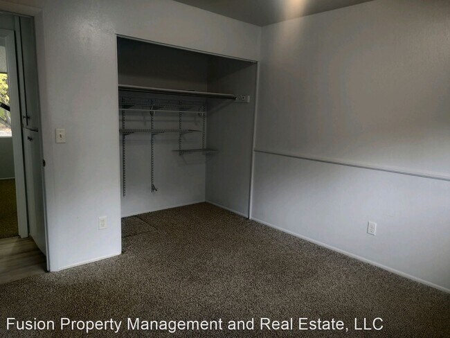 Building Photo - 4 br, 1 bath House - 235 E Concord Drive