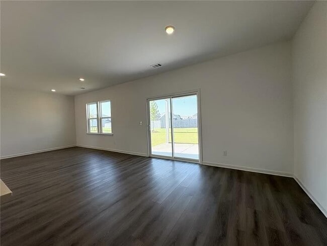 Building Photo - 220 Hickory Rdg Trl