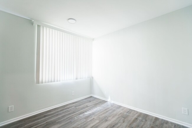 Foto del interior - 816 S. Bundy Dr