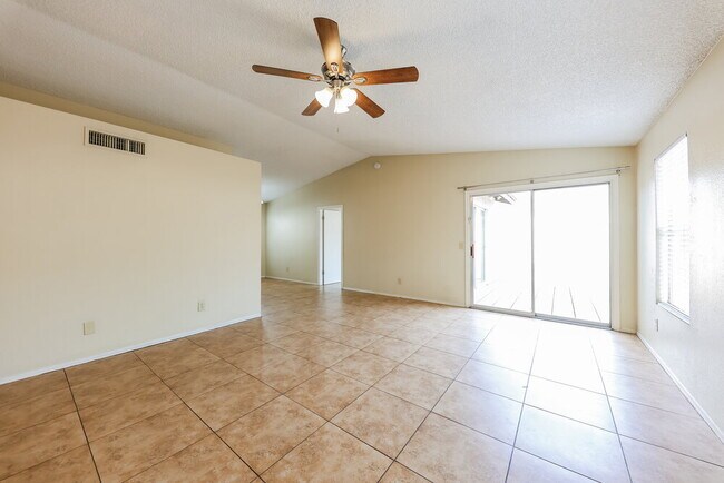 Building Photo - 4774 W Menadota Dr