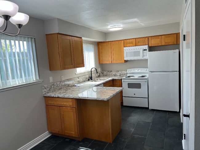 Building Photo - 6140 Gloria Dr