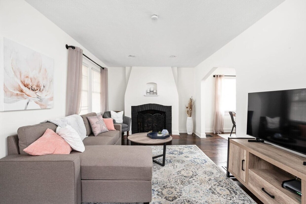 Foto principal - 6115 Ralston Ave