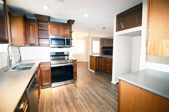 Building Photo - 1806 Cedarwood Ct