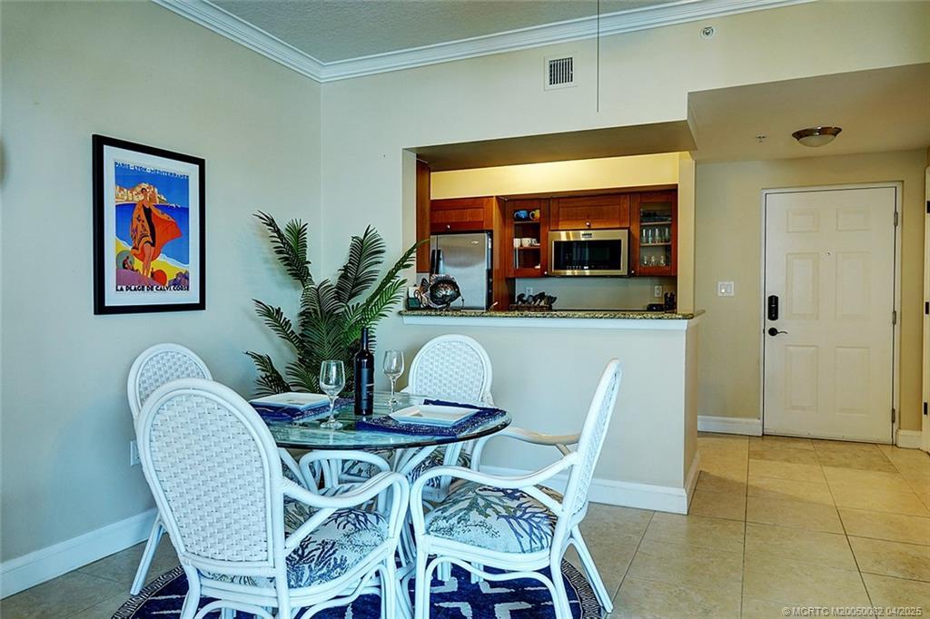 Building Photo - 975 NW Flagler Ave