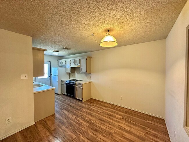 Foto del edificio - 6614 Hope Ave