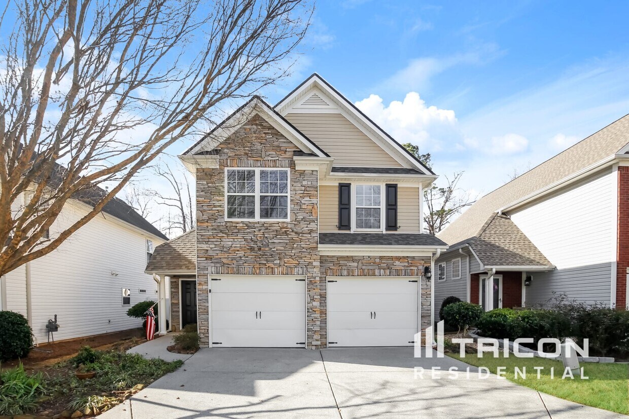 Primary Photo - 409 Highland Falls Dr