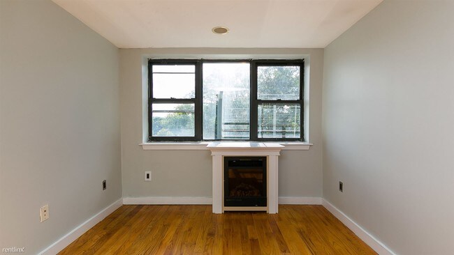 Foto del edificio - 111 Weirfield St