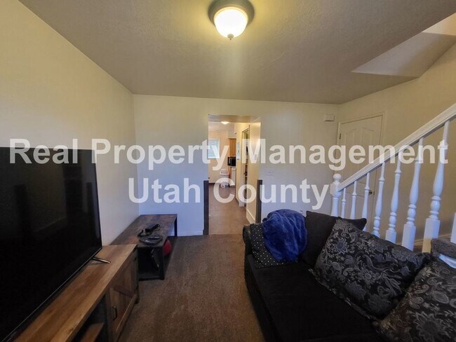 Building Photo - Provo 2 Story 4-Plex