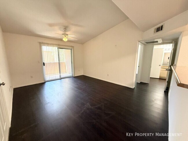 Foto del edificio - 555 E Silverado Ranch Blvd