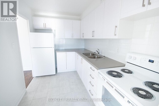 Building Photo - 50 Cambridge Ave