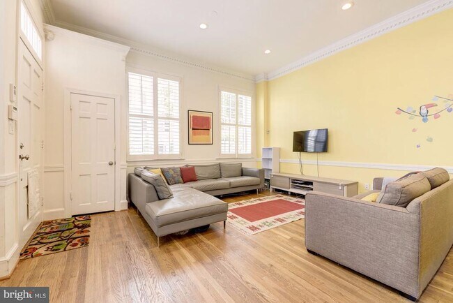 Foto del edificio - 2800 Dumbarton St NW