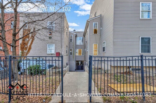 Building Photo - Renovated apartment with Wifi included. FI...