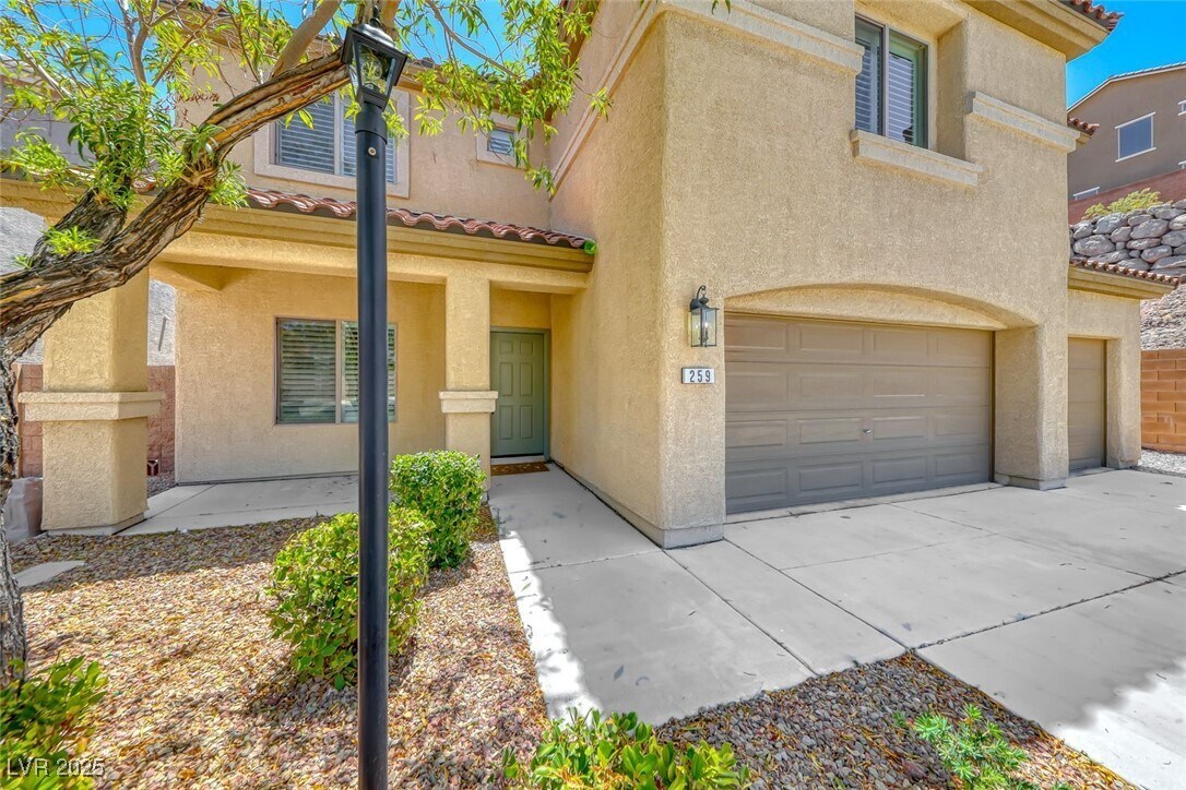 Foto principal - 259 Oakbrook Ridge Ave