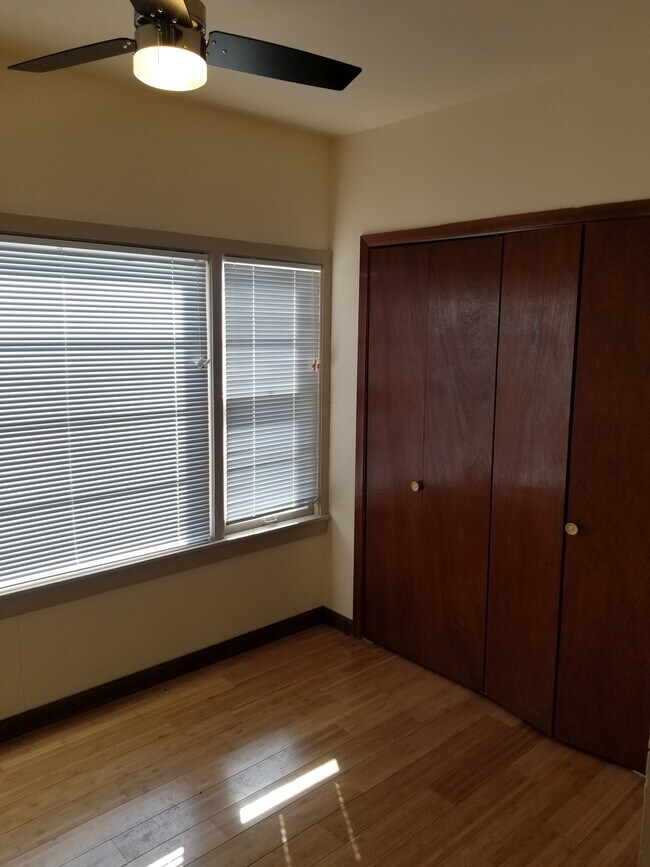 Foto del edificio - 579 Laurel Ave