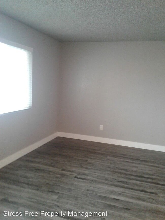 Building Photo - 411 N 800 W