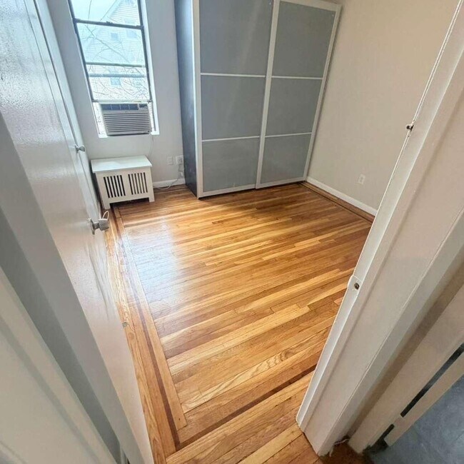 Foto del edificio - 7111 Palisade Ave