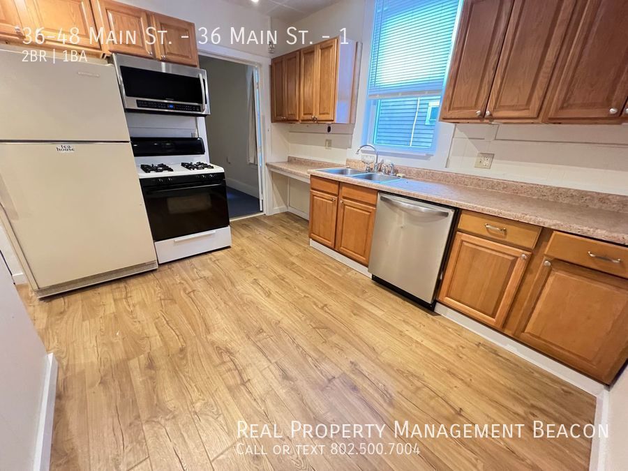 364848 S Main St Unit 1, Lebanon, NH 03784 Room for Rent in Lebanon